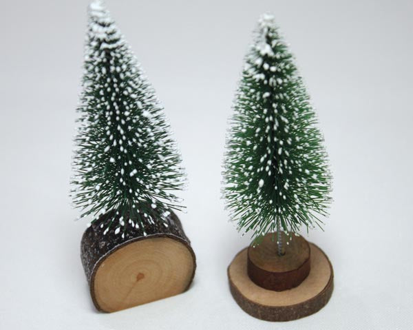 Tannenbaum auf Holzstamm, 11x4cm, 2-fach sort.